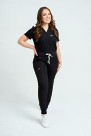 Body negro con blusa médica